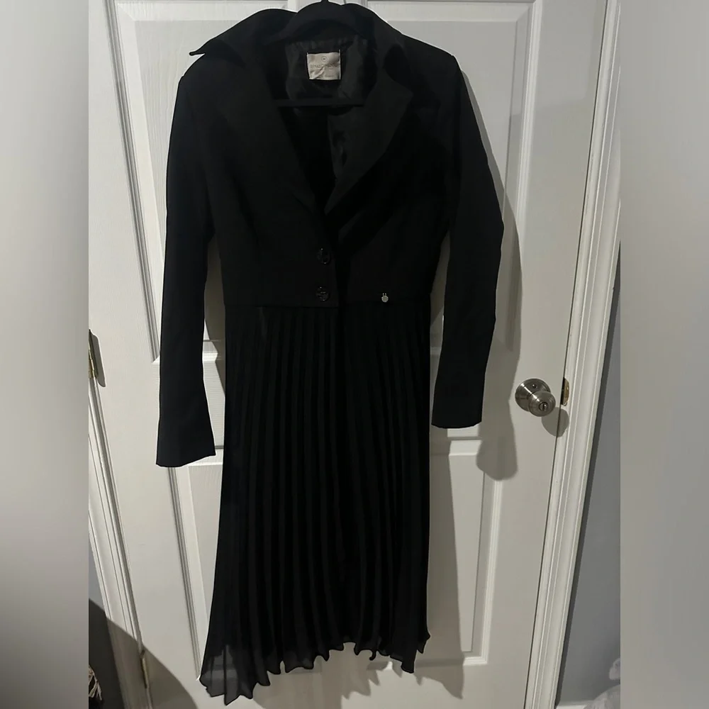 Rinascimento Plissé Coat Midi Crepe Long Coat in Black - Medium - Picture 3 of 5